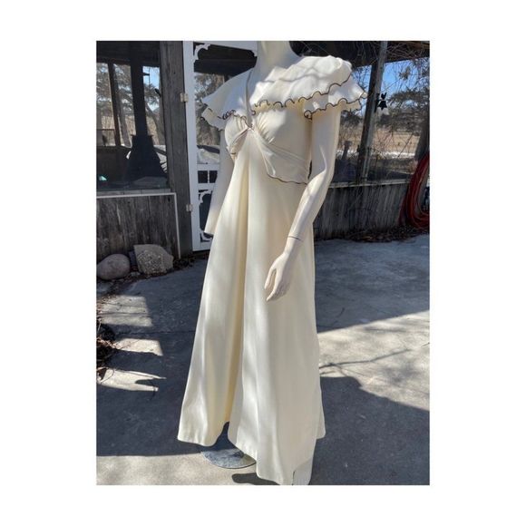 70s Ivory Maxi Dress Brown Ruffle Trim V Neck Flutter Cap Sleeve Oversize Collar - Picture 14 of 14